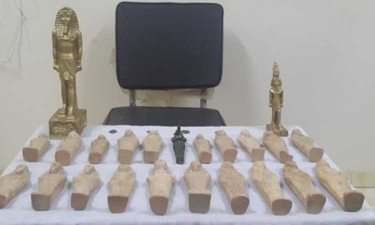 قطع آثرية