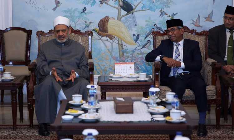 الدكتور أحمد الطيب