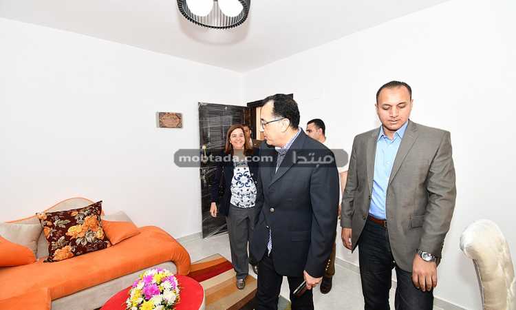 وزير الإسكان يتفقد وحدات الإسكان الاجتماعى