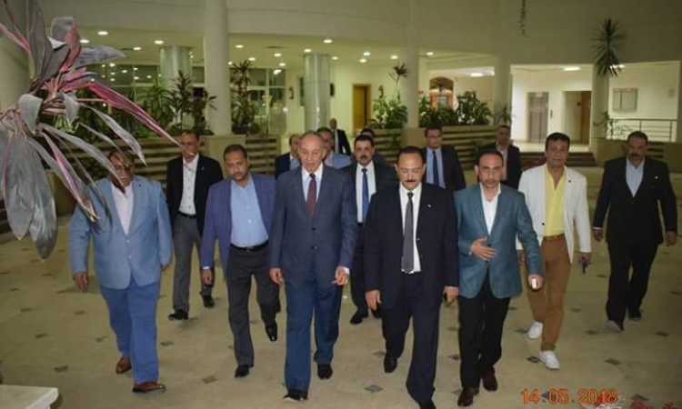 محافظ البحر الأحمر ولجنة النقل بمجلس النواب