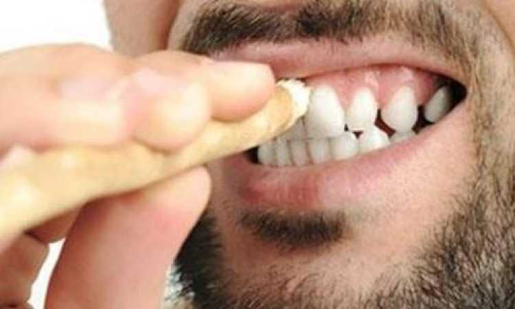 استخدام السواك
