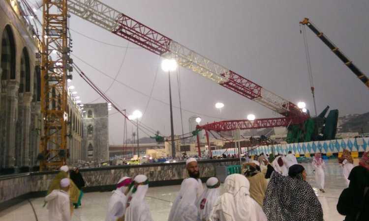 سقوط رافعة فى المسجد الحرام