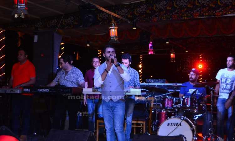 محمد رشاد يشعل حفل خيمة «كايرو سكاى»