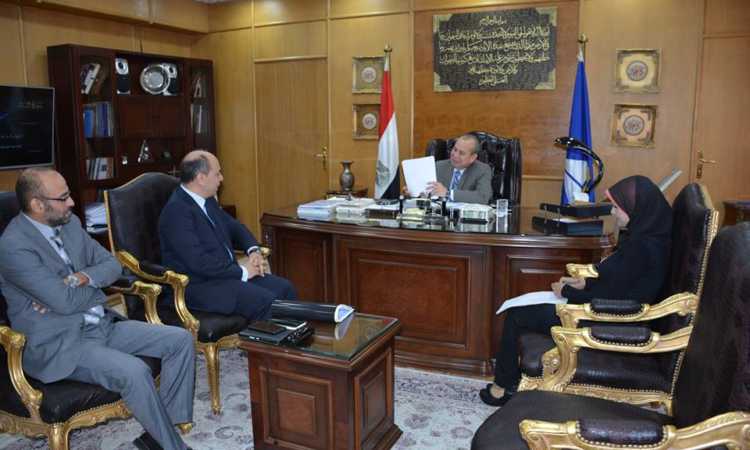 محافظ دمياط يتابع الموقف التنفيذى لإنشاء عمارات قرية الصيادين