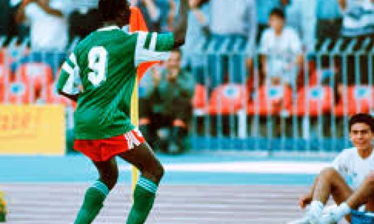 احتفال روجيه ميلا بكأس العالم