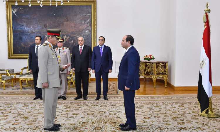 وزير الدفاع يؤدى اليمين الدستورية 