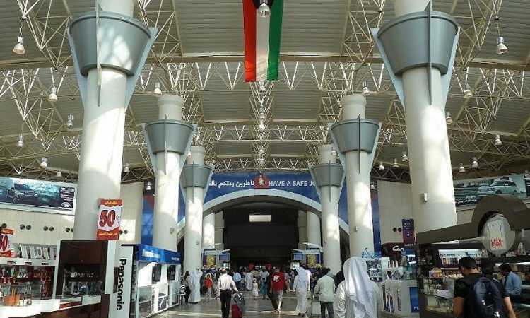 مطار الكويت