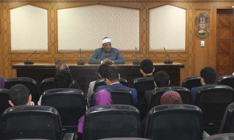 الدكتور عباس شومان