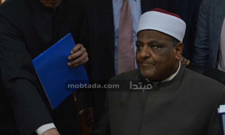 الدكتور عباس شومان