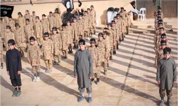 تجنيد الأطفال فى داعش