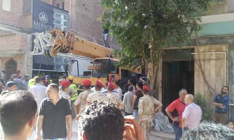 الشعبة الهندسية تدفع بـ"ونش" لنقل تابوت الإسكندرية