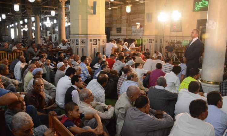 صلاة الجمعة بمسجد السيدة زينب
