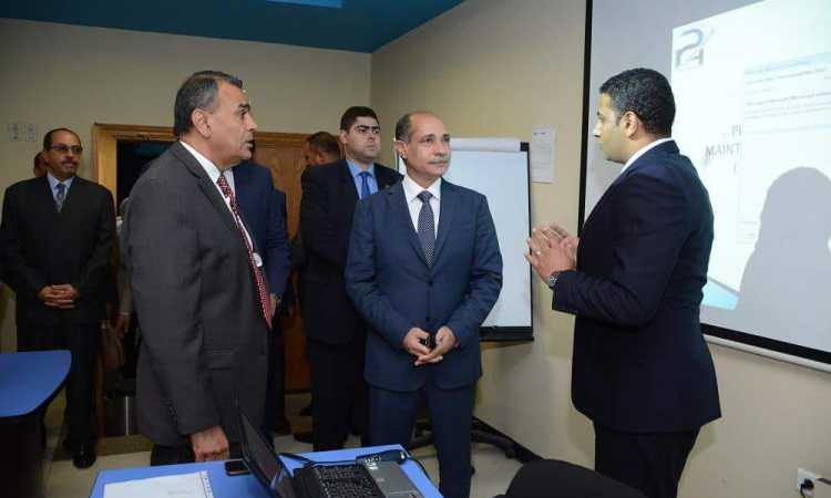 وزير الطيران المدنى
