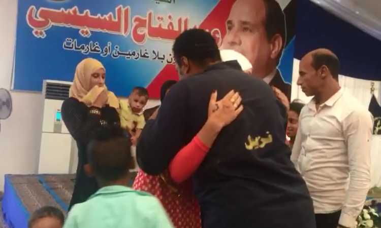 الغارم وسط أسرته