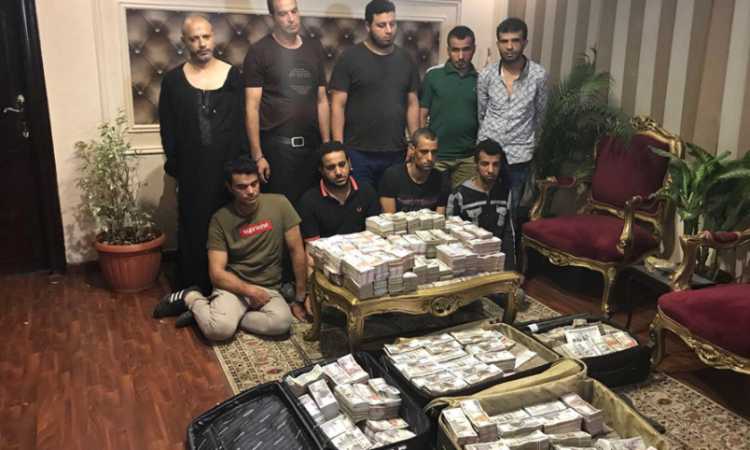 المتهمون 