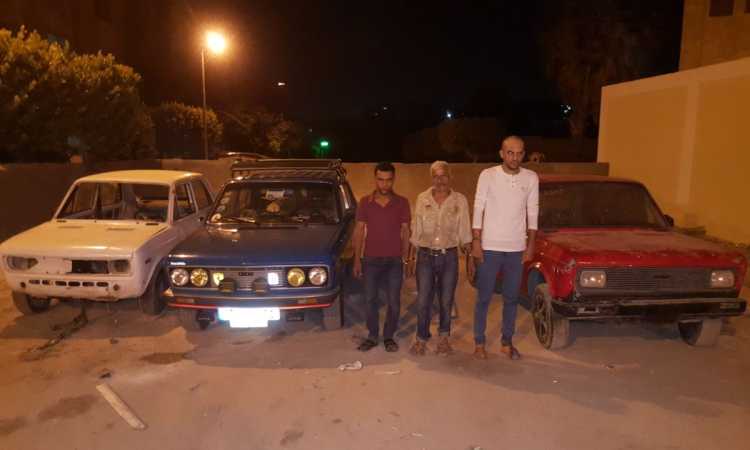 المتهمون بسرقة سيارات