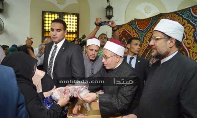 توزيع لحوم صكوك الأضاحى