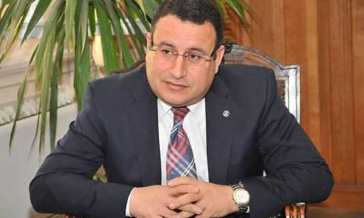 الدكتور عبد العزيز قنصوة