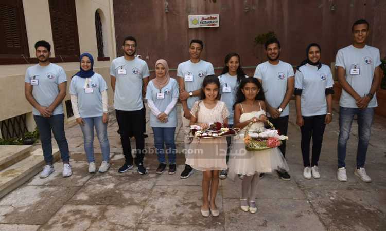 غادة والى
