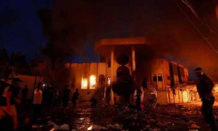 حرق القنصلية الإيرانية فى البصرة