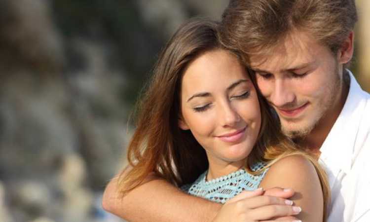 الرائحة..سر انجذاب الرجل للمرأة