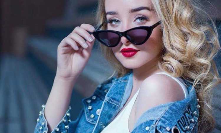 هنا الزاهد