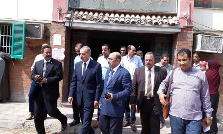 محافظ أسيوط يتفقد المراكز الصحية