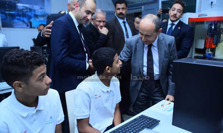افتتاح وزير التجارة مدرسة زين العابدين الفنية