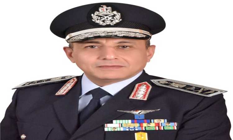 الفريق محمد عباس حلمى قائد القوات الجوية