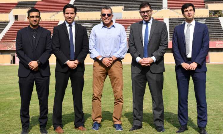وفدا الكاف والفيفا بالنادى الأهلى
