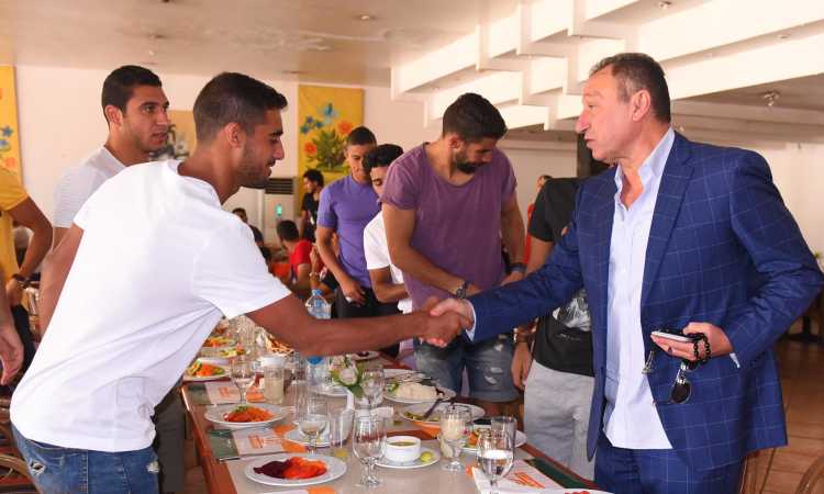 الخطيب يجتمع بلاعبى الأهلى