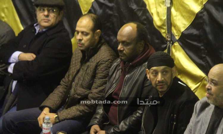 عزاء والدة عصام كاريكا