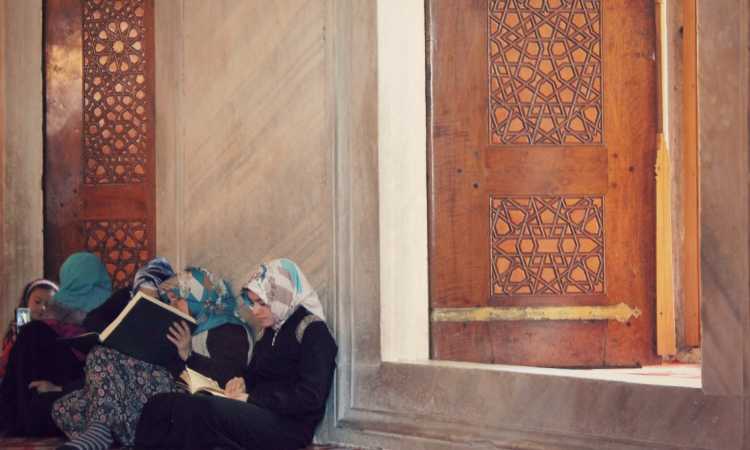 صلاة المرأة في المسجد