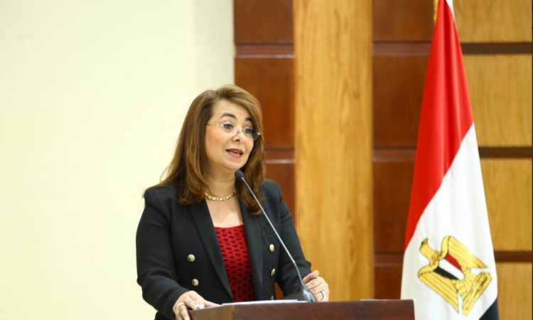 غادة والى