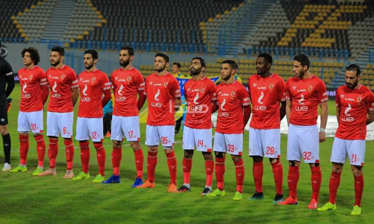 الأهلى يتخطى دجلة بثنائية السولية ومعلول