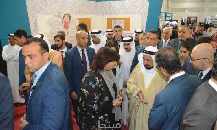 الشيخ سلطان القاسمى فى معرض الكتاب