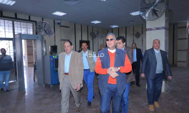 جولة وزير النقل بمحطة مترو المرج الجديدة