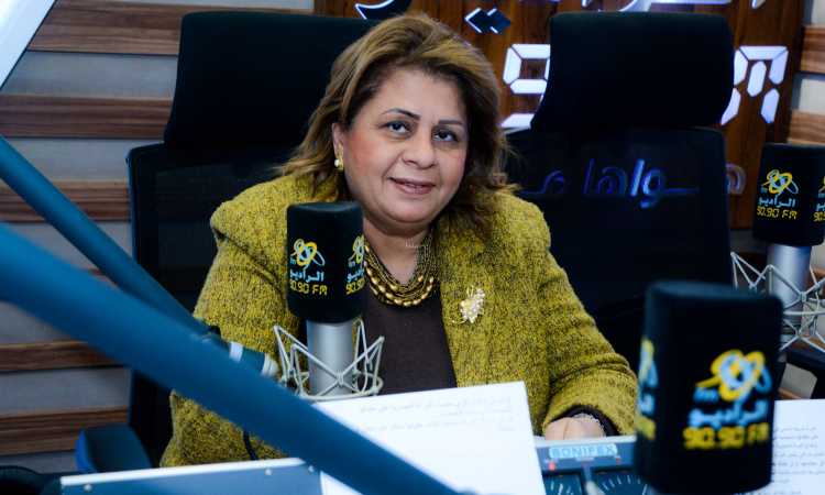 النائبة منى منير