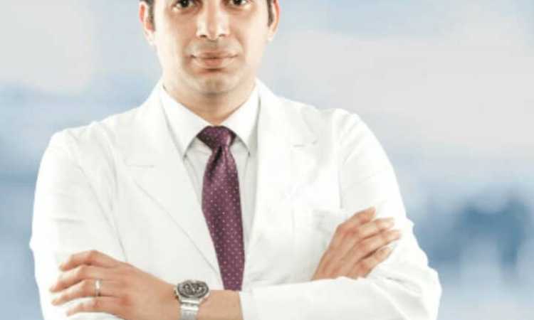 الدكتور أحمد مكاوى