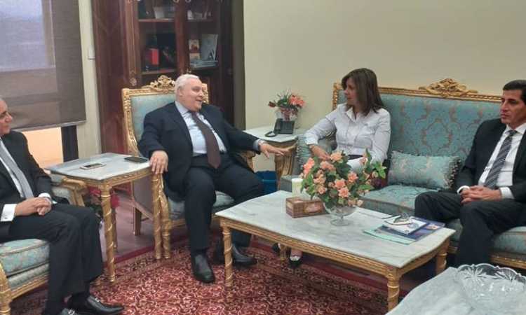 صورة من اللقاء