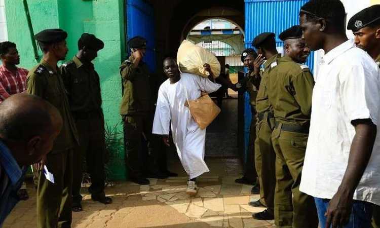الإفراج عن معتقلين سياسيين فى السودان