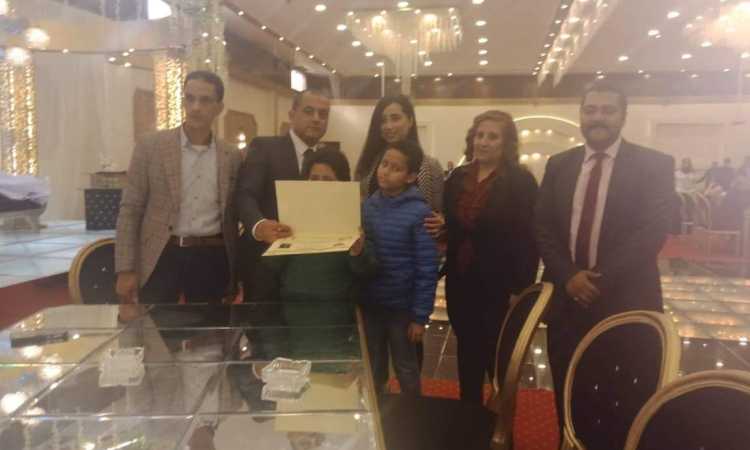 تكرم أسرة الشهيد عمرو العراقى