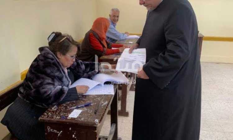 خالد الجندى يشارك فى الاستفتاء على الدستور