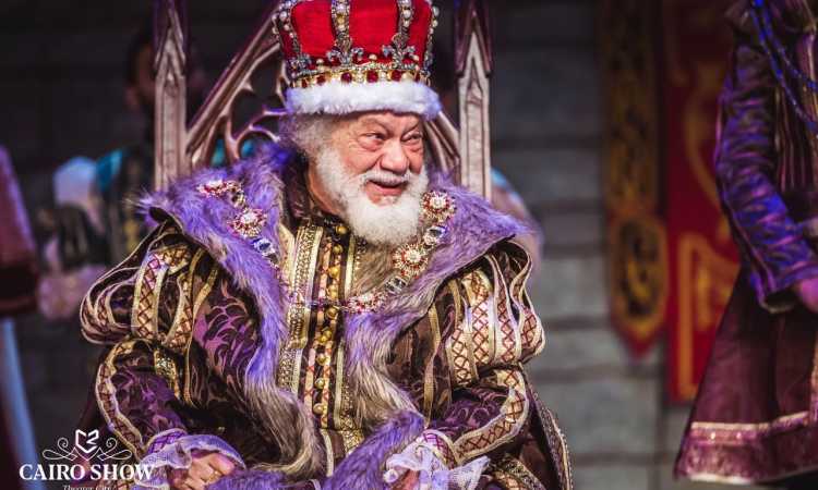 يحيى الفخرانى فى مسرحية الملك لير
