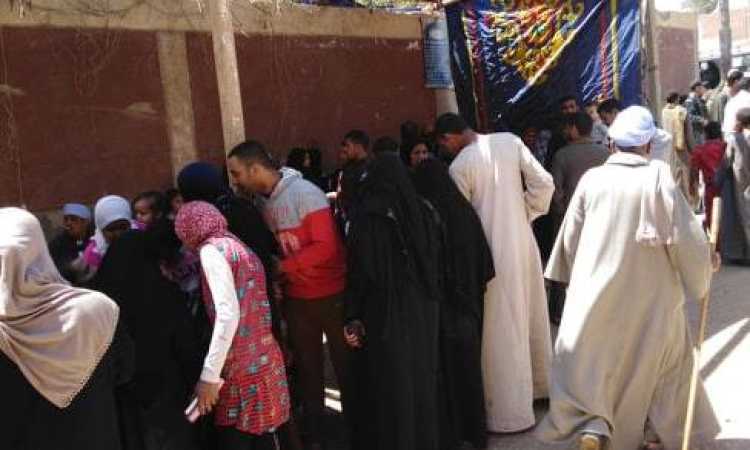 طوابير أمام لجان التصويت بأسيوط