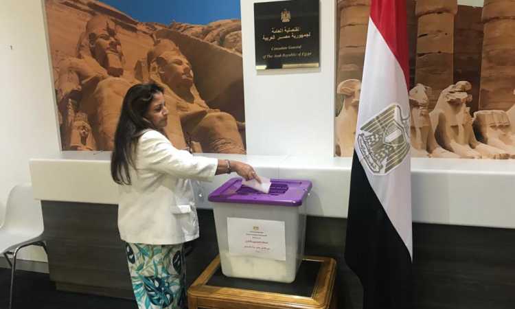 مشاركة المصريين بأستراليا فى الاستفتاء على الدستور
