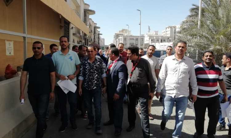 حشود المصريين بالسعودية المشاركين بالاستفتاء