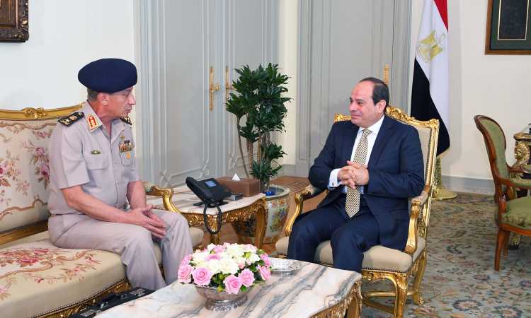 الرئيس ووزير الدفاع