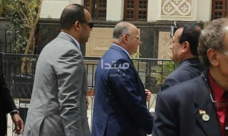 محافظ القاهرة يصل الكاتدرائية المرقسية