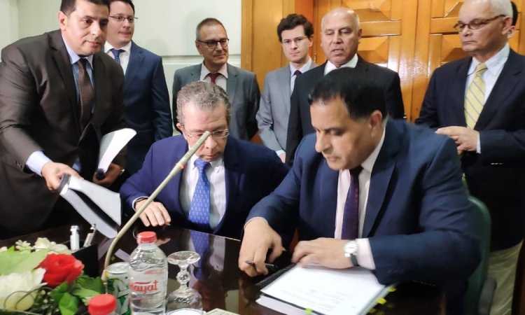 توقيع عقد شراء قطارات جديدة